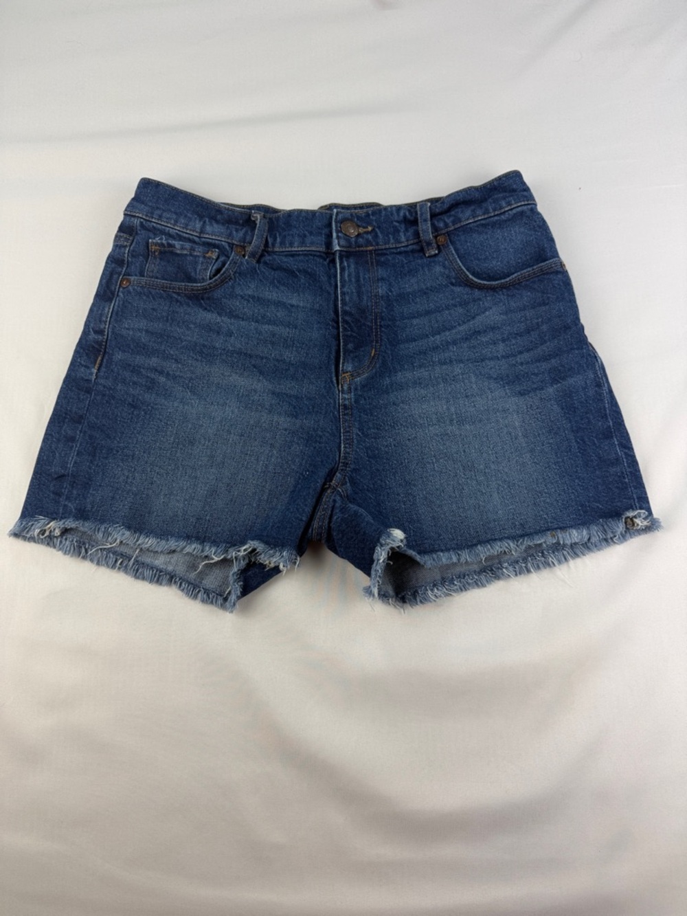 LOFT High-Rise Raw Hem Jeans Shorts – Size 26 – Excellent Condition